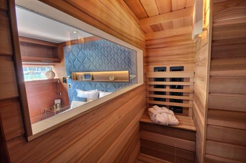 VIP Paris Yacht Hôtel