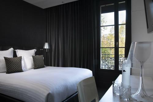 First Hôtel Paris Tour Eiffel