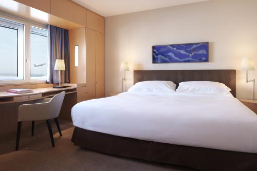 Sheraton Paris Charles de Gaulle Airport Hotel Sheraton Paris Charles de Gaulle Airport Hotel
